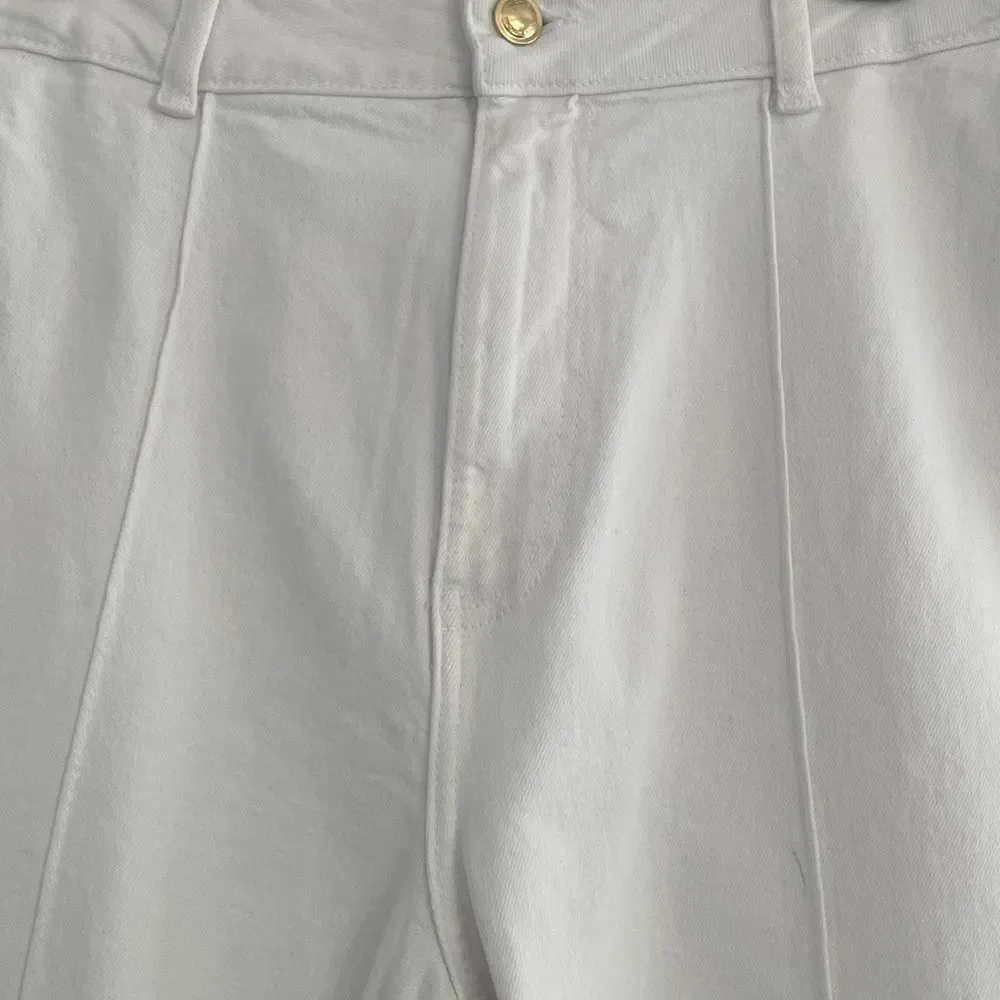 Michael Kors Carmen Extra Wide Leg. White Garment with Gold Logo Super High Rise
